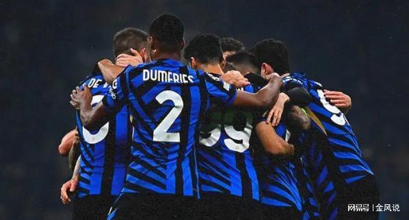 在防守端展 在防守端展